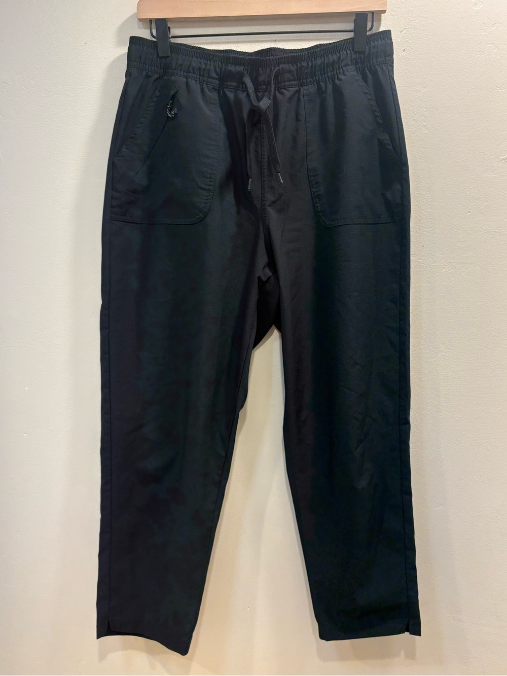 Eddie Bauer Women’s Black Pull-On Ankle Pants Medium